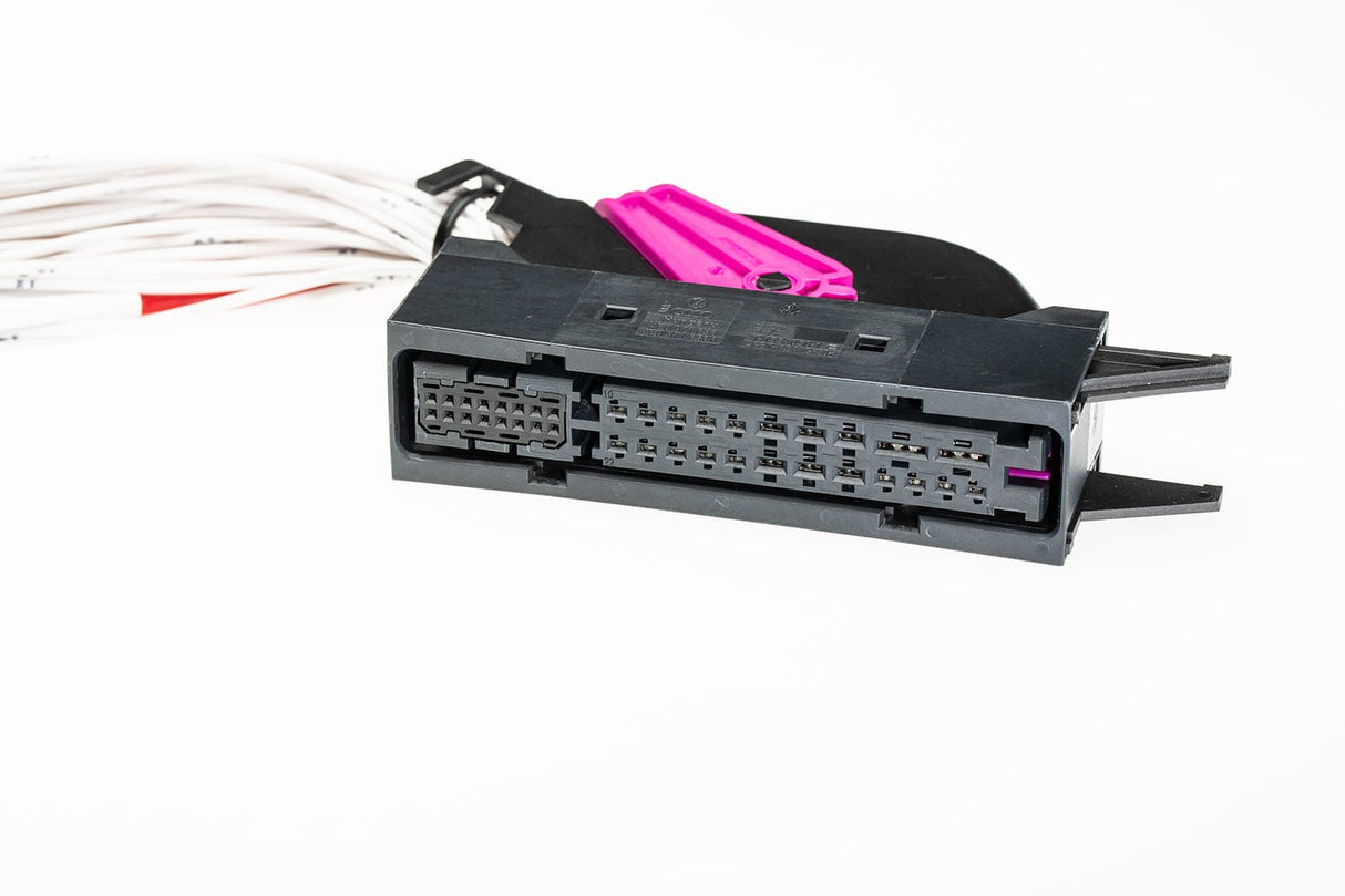 SOUND UP Univeral T-Harness to by-pass original BOSE or BURMESTER 38 Pin Connector (SUWKPTU38P)