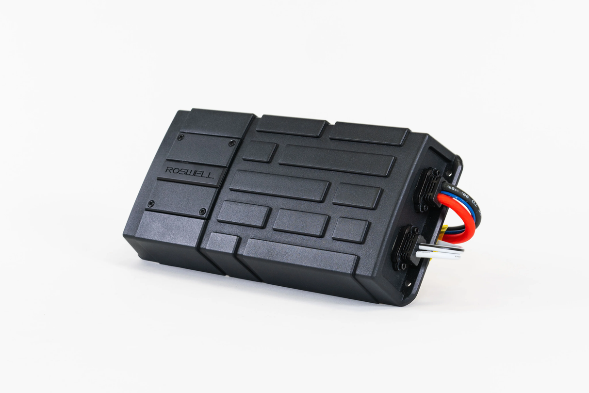 Roswell OFF-ROAD 750 Watt 1-Channel Amplifier - 750 Watts x 1 RMS @ 1 Ohm / 500 Watts x 1 RMS 2 Ohm (SD5001)